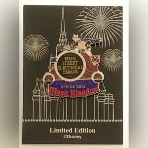 LE5000 Mickey Waving Main Street Electrical Parade
Farewell Pin
